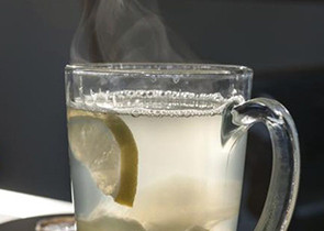 acqua-calda-e-limone